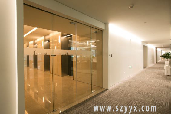 松下沐鸣2门-四扇重叠沐鸣2门样式