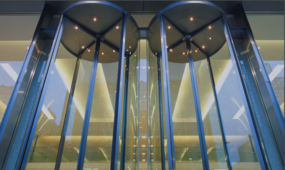 水晶旋转门沐鸣2门-酒店方案成品效果图